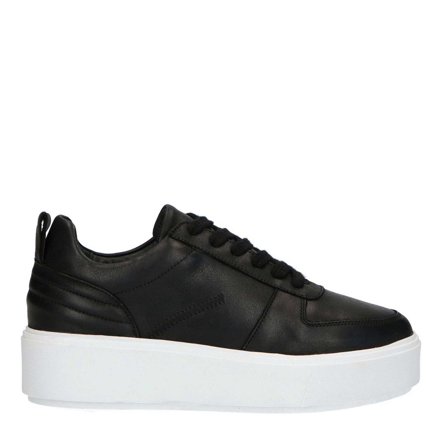 Sacha Leather Sneakers - Black